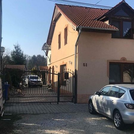 Car-Es Panzio Hotell Veľký Meder Exteriör bild